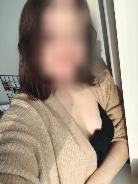 Mia, 30
