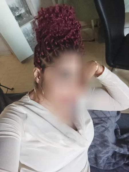 Sabrina, 36